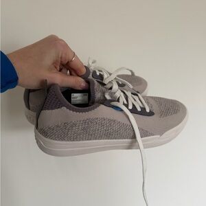 NEW Vessi Women's Light Gray Knit Sneakers